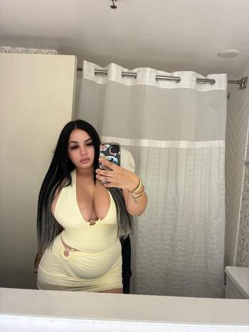 China lee, 25  female escort, Daytona